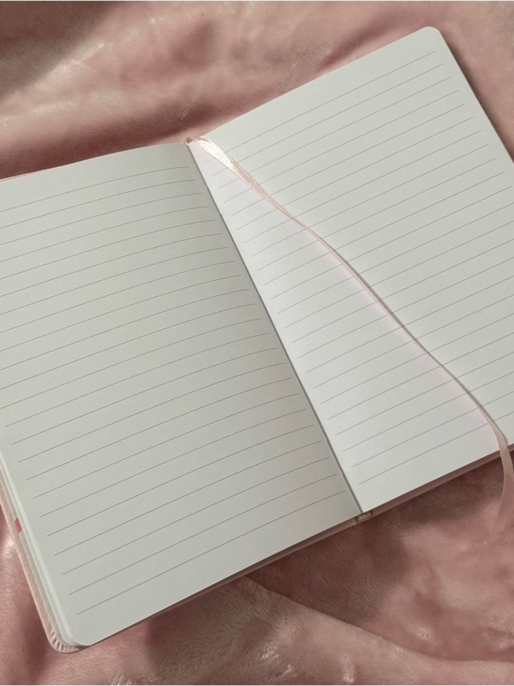 Dayna Lee Notebook Collection 🌸 - Picture 5 of 6